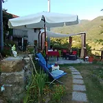 לינה וארוחת בוקר Lotus Flower 3*