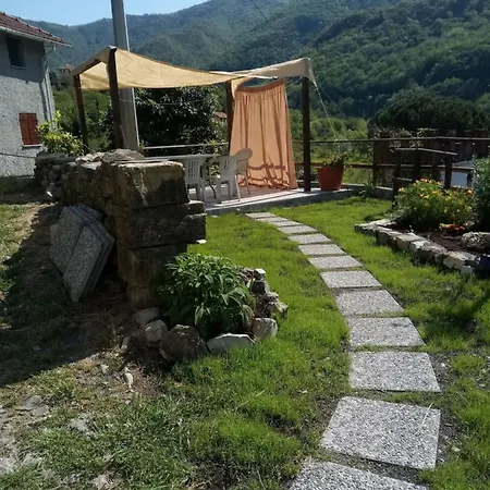 Lotus Flower 3* Sant'Olcese