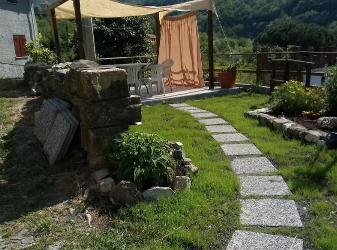 Lotus Flower 3* Sant'Olcese