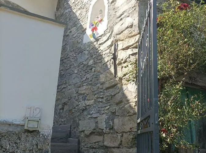 Lotus Flower Bed & Breakfast 3*