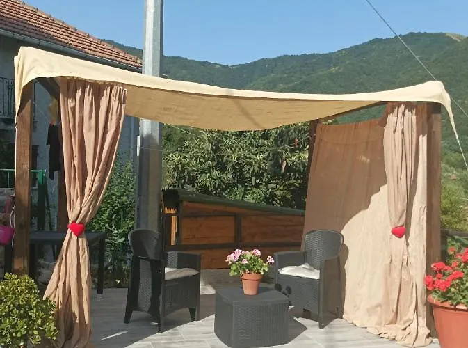 Lotus Flower Bed & Breakfast Sant'Olcese