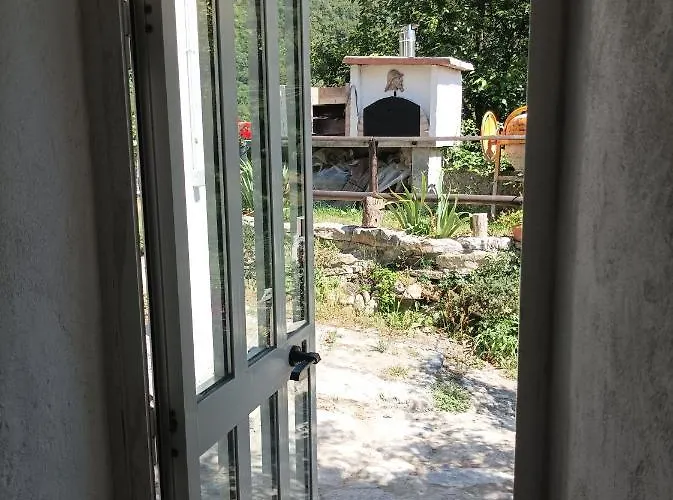 Lotus Flower 3* Sant'Olcese