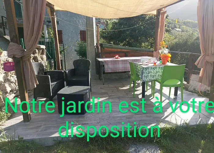 Lotus Flower Bed & Breakfast 3*