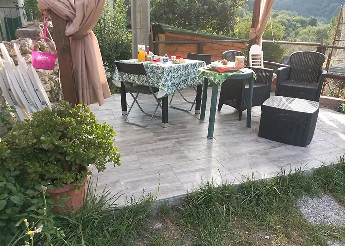 Lotus Flower Bed & Breakfast